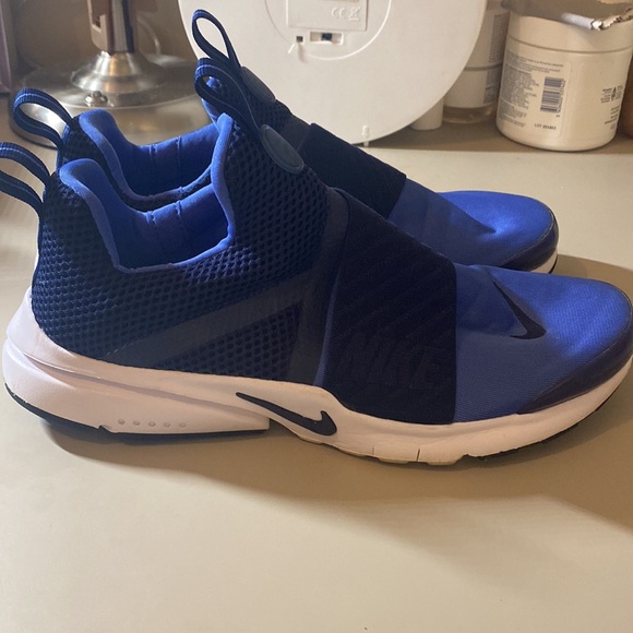 Navy Blue Nike Sneakers - Picture 3 of 6